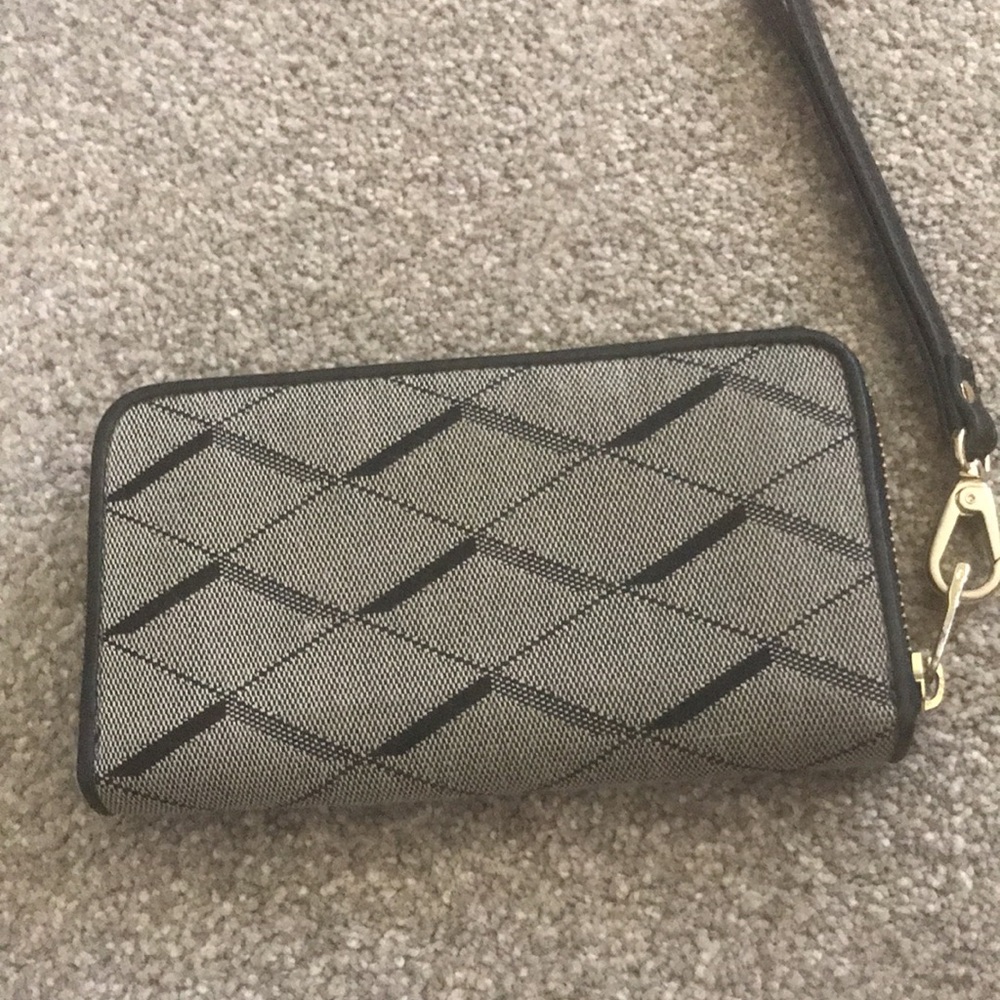 Fossil Zip Wrislet Wallet - Picture 3 of 8